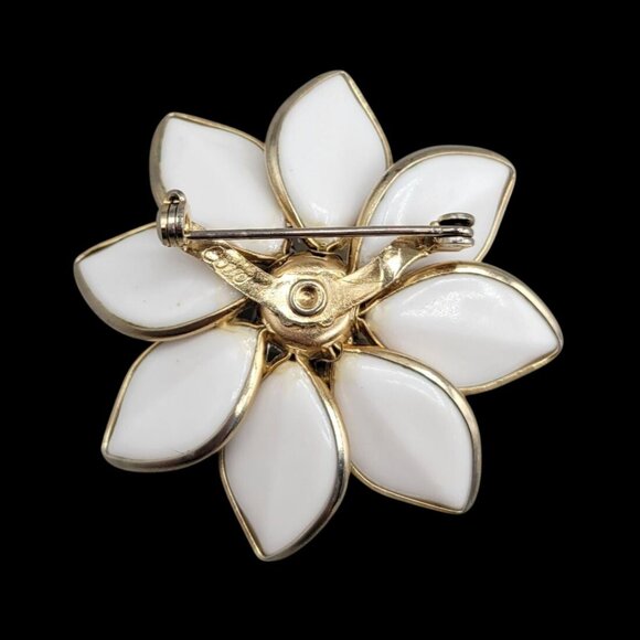 Vintage Coro White Milk Glass Gold Tone Floral Brooch Pin 1950s - Picture 2 of 3